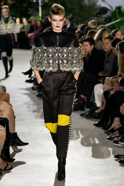 Look 1